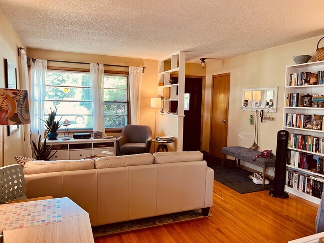 Foto del edificio - 4328 York Ave S