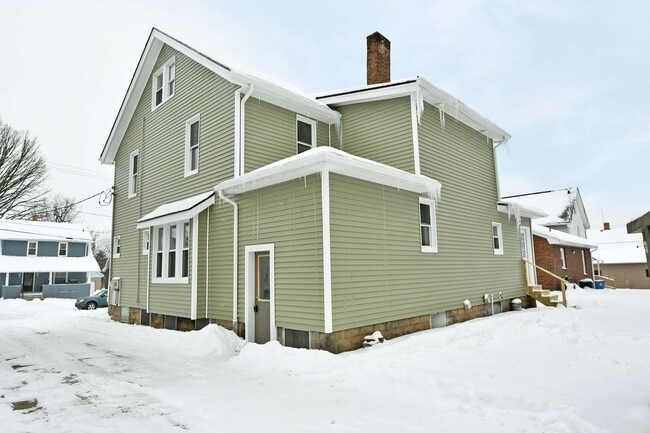 Building Photo - 310/312 Prospect St