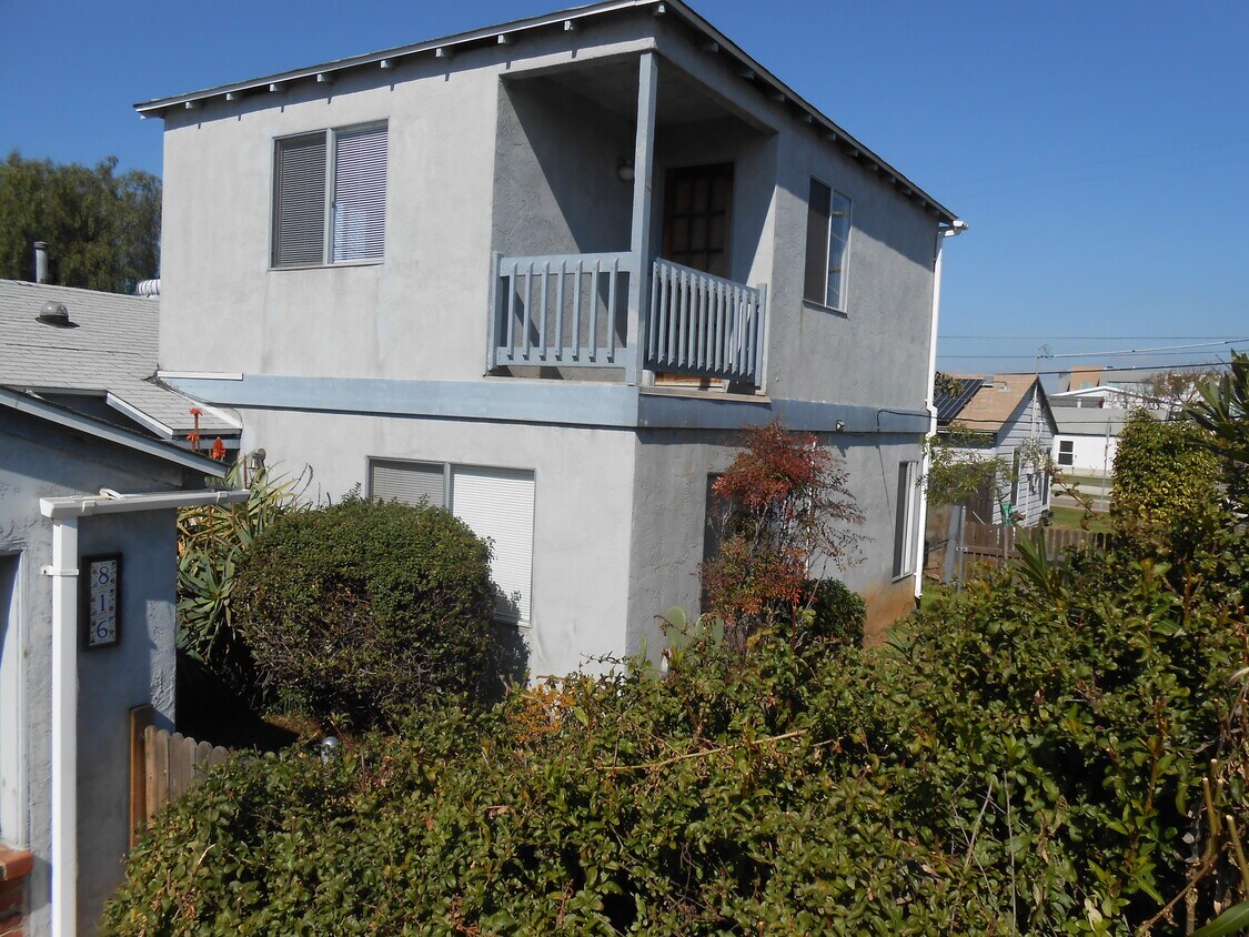 Foto principal - 816 Delaware St