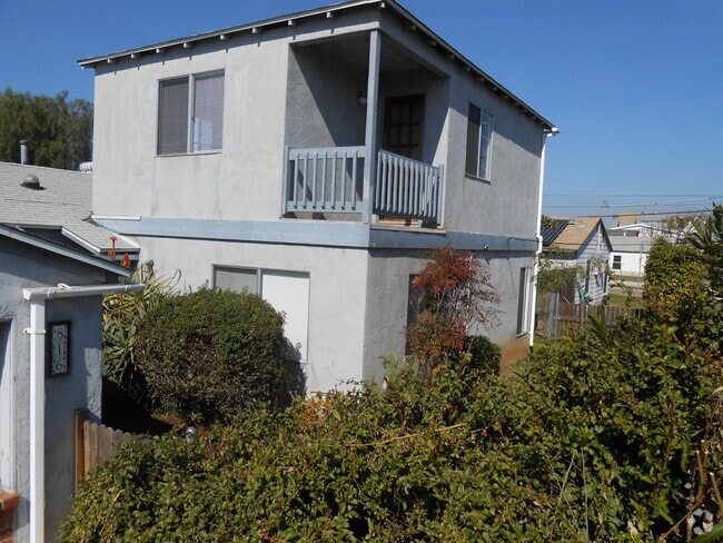 Building Photo - 816 Delaware St
