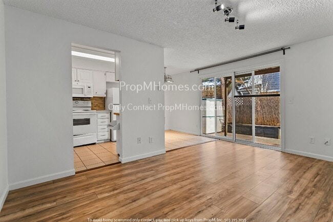 Building Photo - One Bedroom Escape In the Heart of Oregon City - Ground Floor Unit!