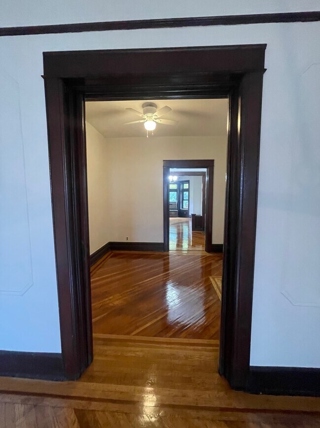 Building Photo - 566-1 Bay Ridge Pky