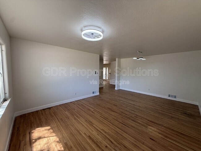 Foto del edificio - 1317 Espanola St NE