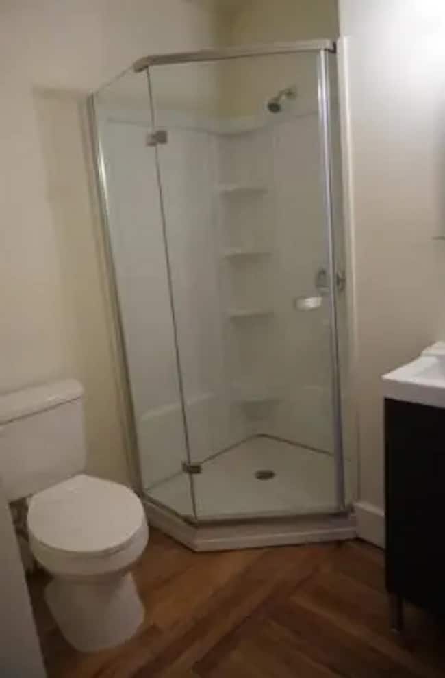 Building Photo - 2 Bedroom/ 2 Bathroom Available in July!