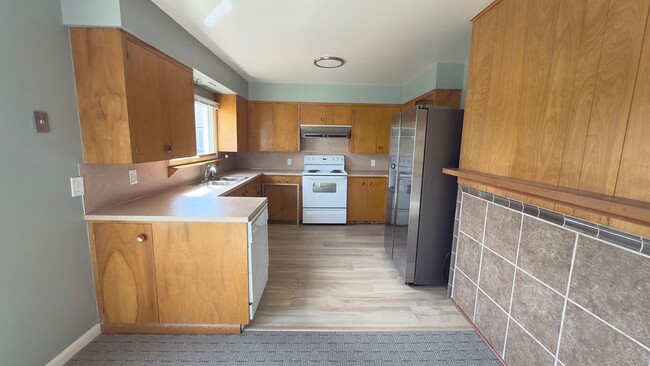 Building Photo - 1255 Avenue A