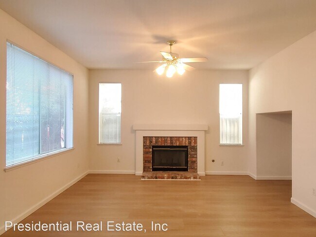 Foto del edificio - 4 br, 2.5 bath House - 58 Images Circle