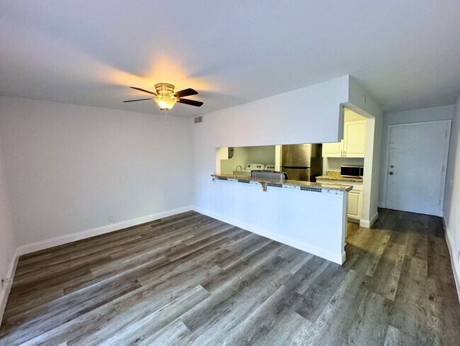 Foto del edificio - 4461 Treehouse Ln