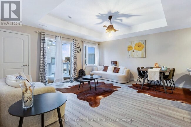 Building Photo - 804 Parnian Private