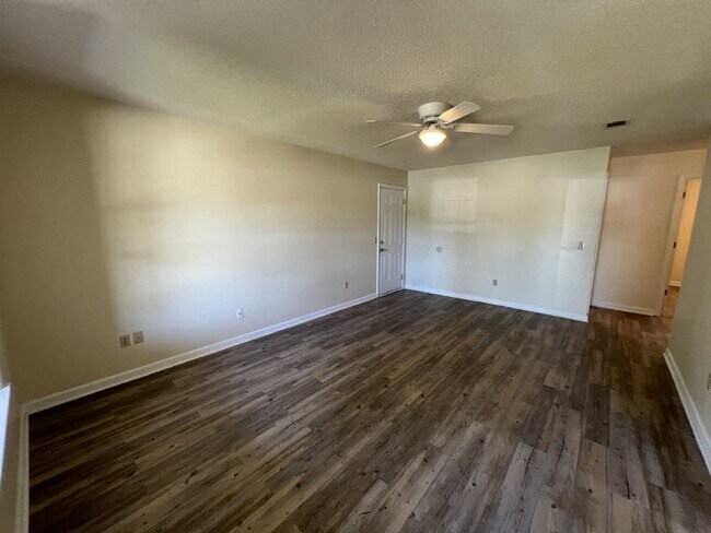 Foto del edificio - House for Rent