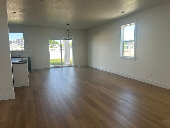 Foto del edificio - 2287 N June Grass Ave