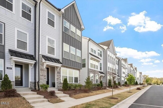 Foto del edificio - Room in Townhome on Billingshurst Wy