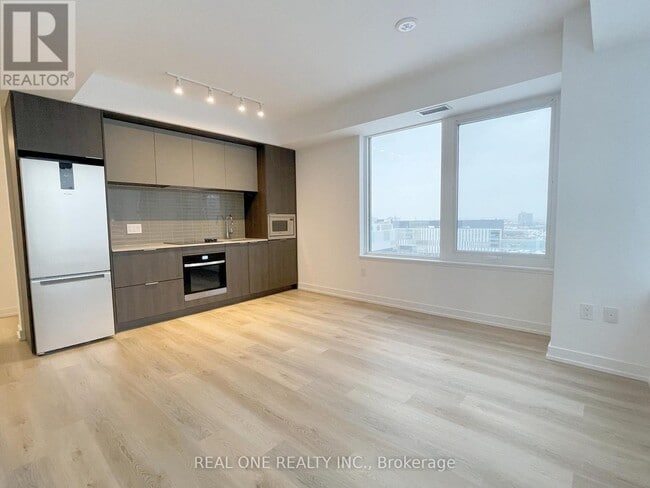 Photo du bâtiment - 395 Square One Dr