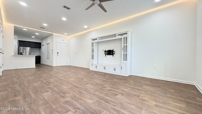 Foto del edificio - 9042 Alpine Aster Rd