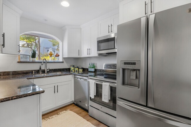 Foto del edificio - 105 146th Ave SE