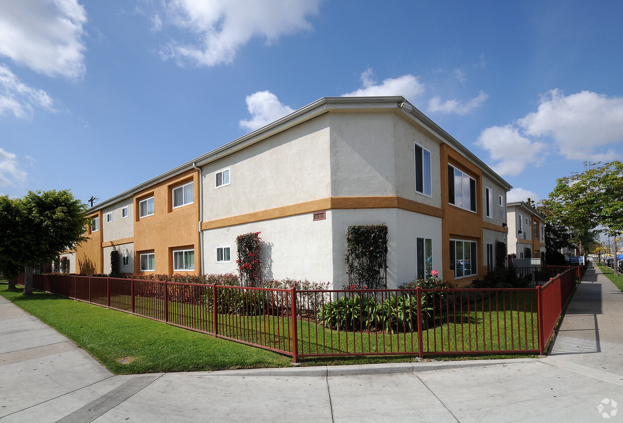 Building Photo - Hoover Apartments