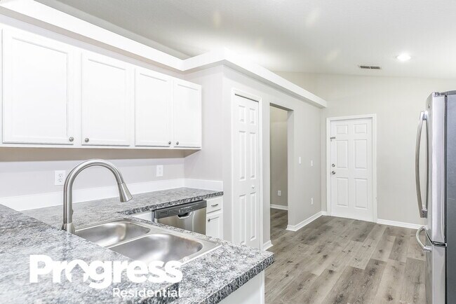Foto del edificio - 3027 Eagle Crossing Dr