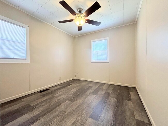 Building Photo - 514 Eshelman St
