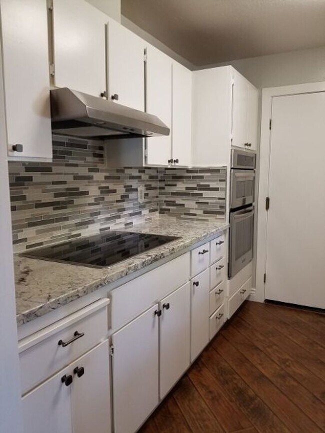 Building Photo - Dublin - Heritage Commons - 1BD/1.5BA Townhouse with Community Pool