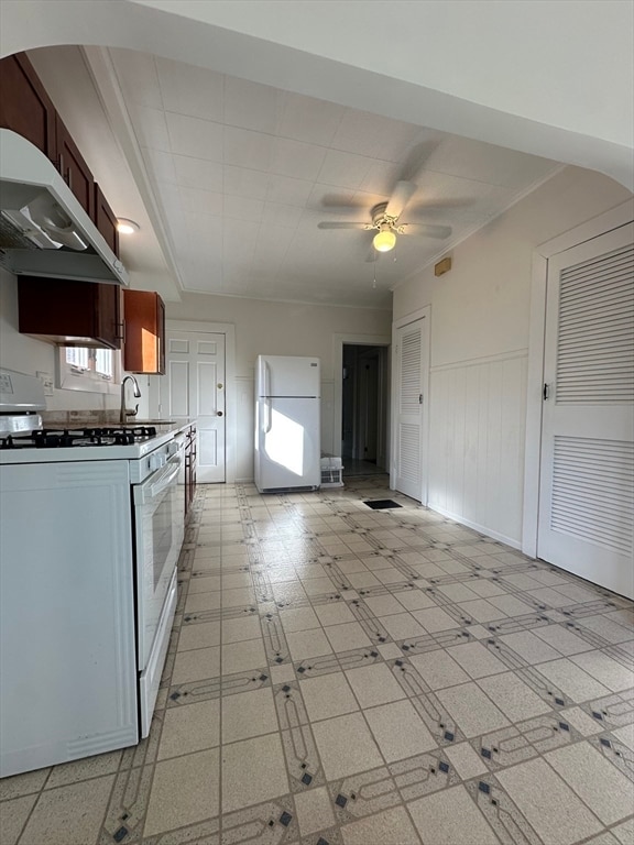 Building Photo - 39 Thorndike St