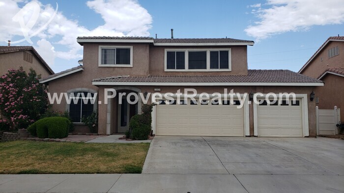 Foto principal - Huge Victorville Pool Home!!!!