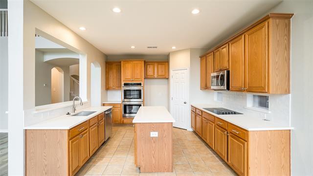 Building Photo - 508 Lilac Ln