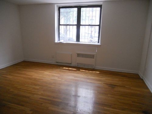 Building Photo - 331 W 14th St