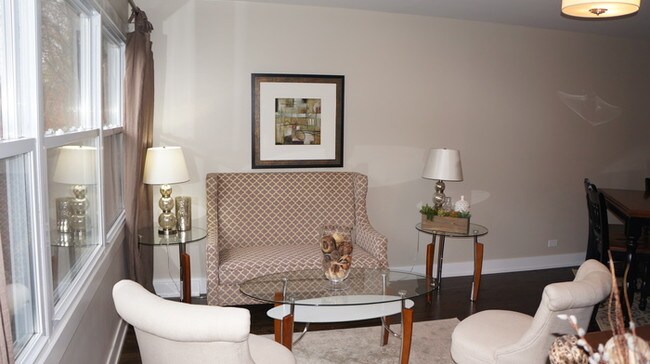 Building Photo - 423 Dawn Avenue, Glen Ellyn, IL 60137