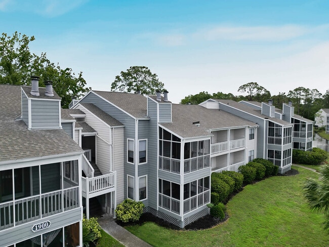 Building Exterior - Island Pointe