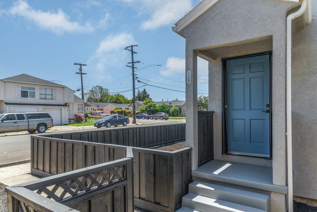 Foto principal - 128 Bristol Blvd