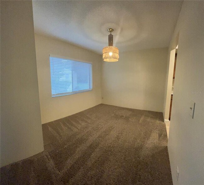 Foto del edificio - 308 Palm Coast Pkwy NE