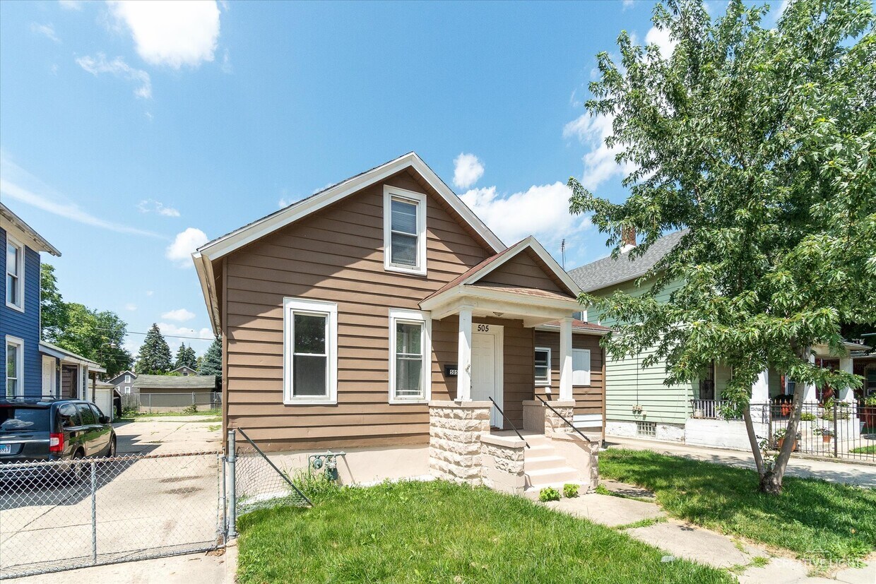 Primary Photo - 505 E Jackson St