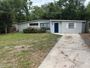 Building Photo - 2113 Limoges Dr S