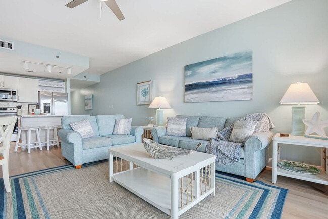 Building Photo - 9860 S Thomas Dr