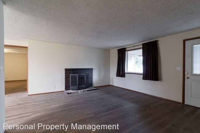 Foto del edificio - 3 br, 1.5 bath House - 9212 NE 66th Street