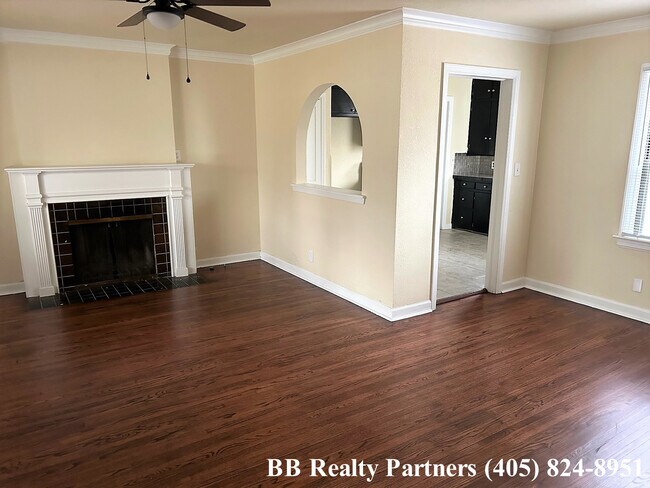 Foto del edificio - 4533 E 5th Pl