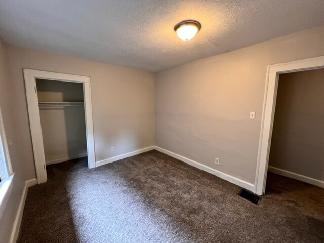 Foto del edificio - 2863 N Talbott St