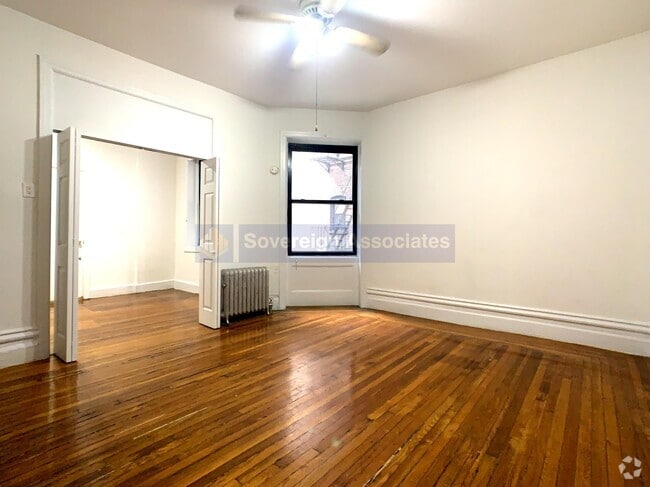 Building Photo - 45 Tiemann Pl