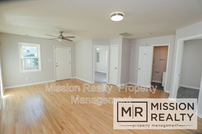 Foto del edificio - 472 Hunt Ave