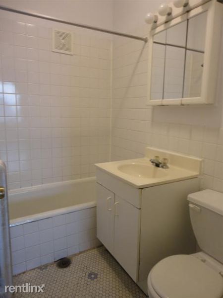 Building Photo - 4837 N Wolcott Ave