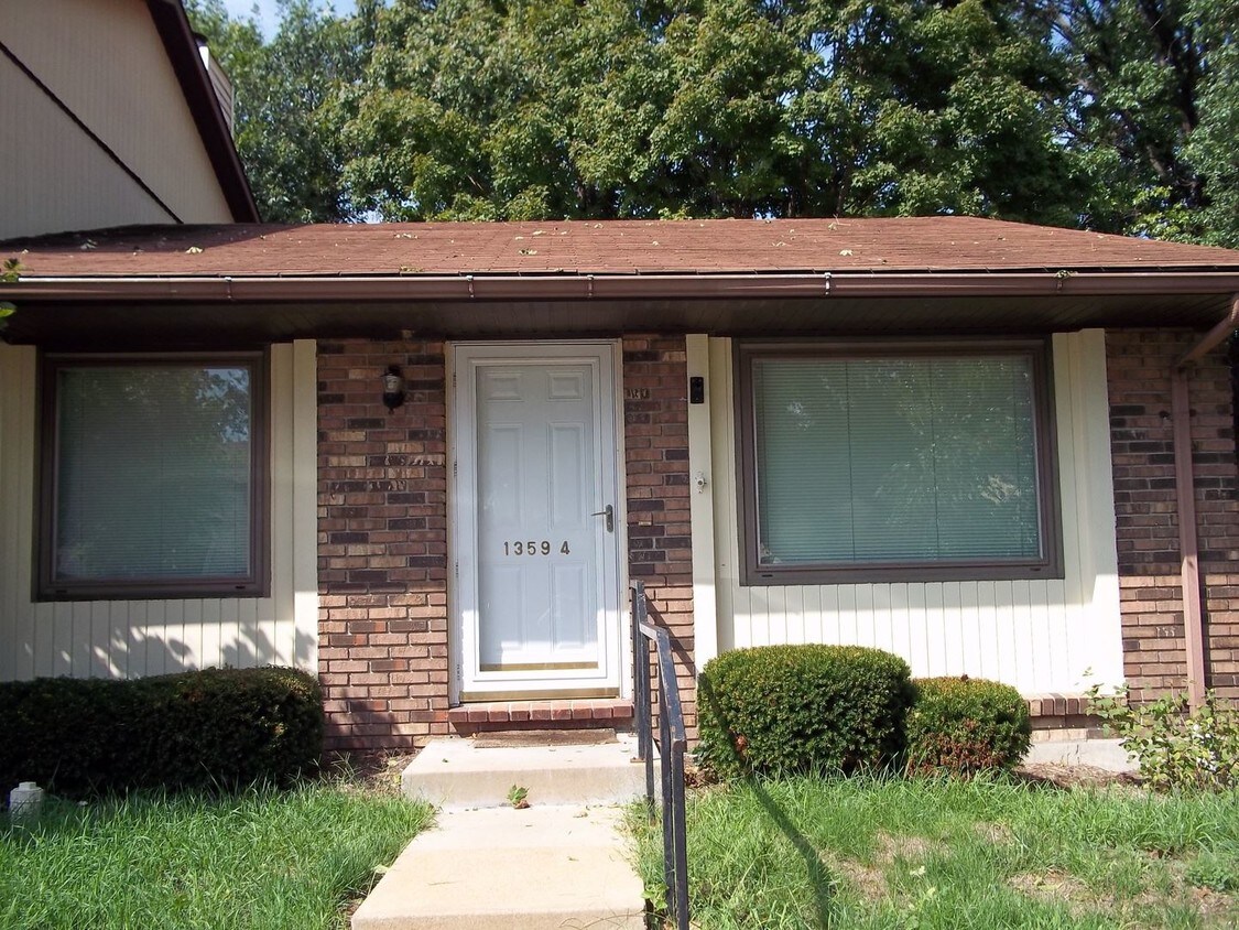 Primary Photo - 1359 Southwinds Dr