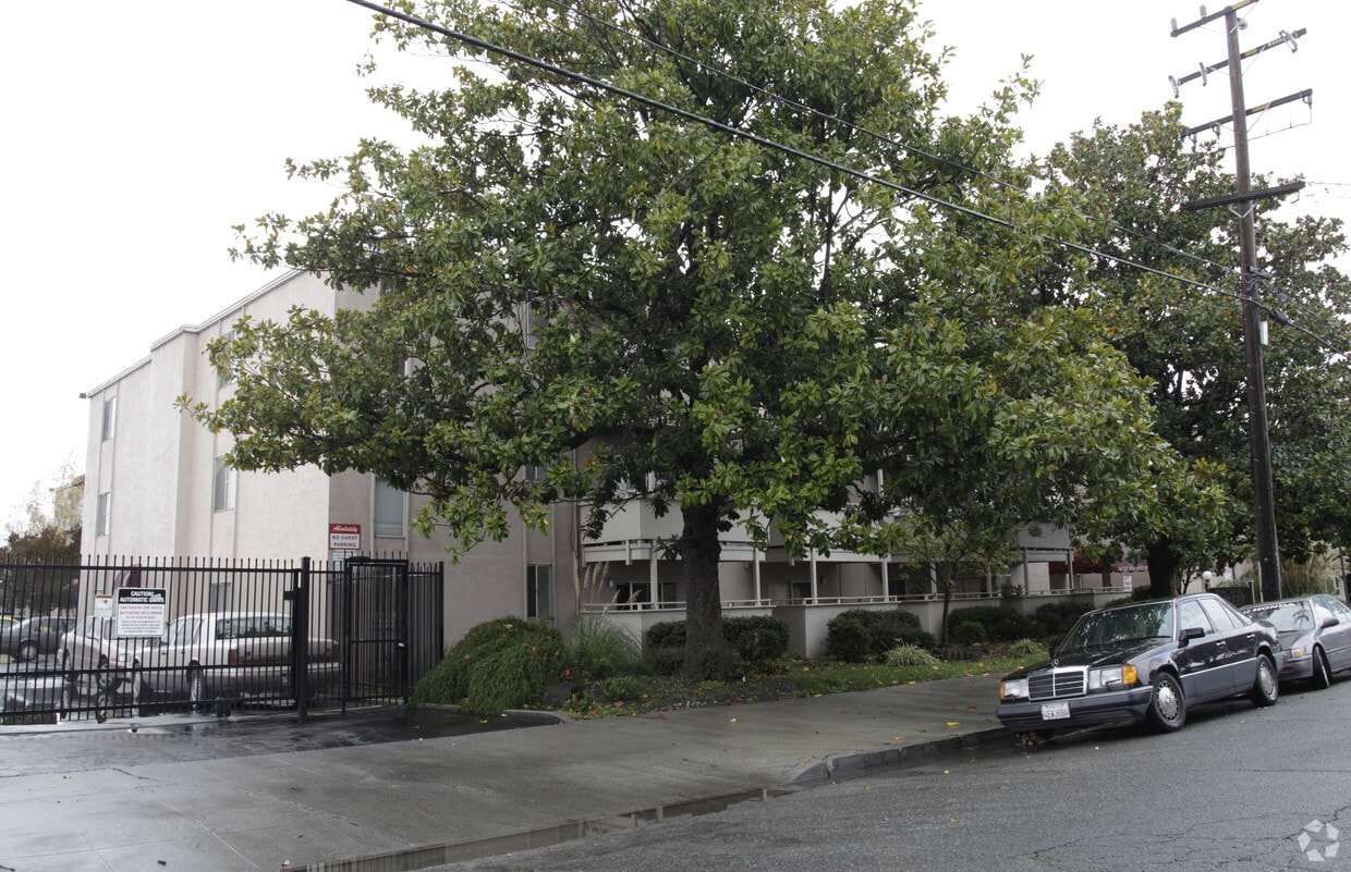Building Photo - 1399 Pacific Ave