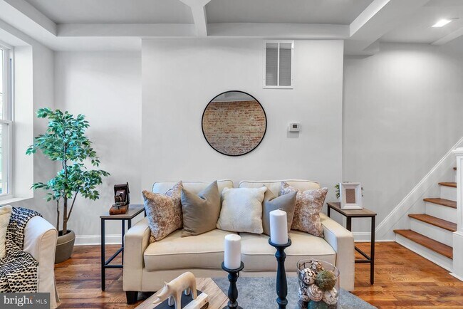 Foto del edificio - 3405 Claremont St