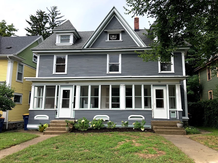 Primary Photo - 739 Fountain St NE