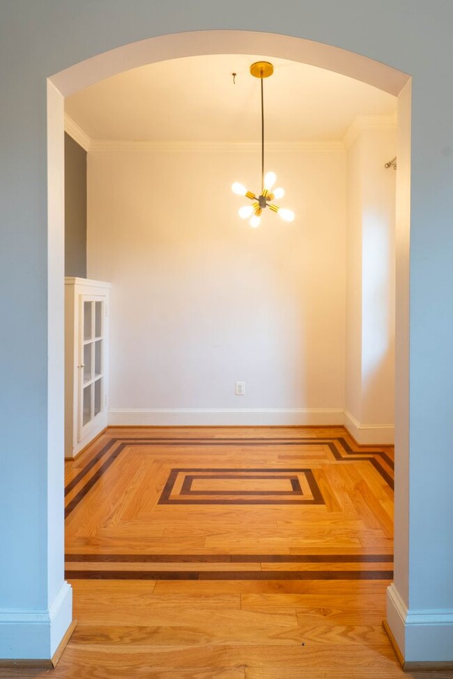 Building Photo - Beautiful Efficiency in Kalorama / Dupont ...