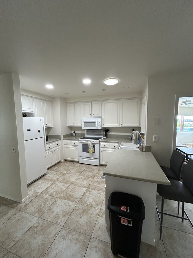 Building Photo - 4071 Johnson Dr