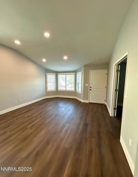 Building Photo - 8657 Silver Shores Dr