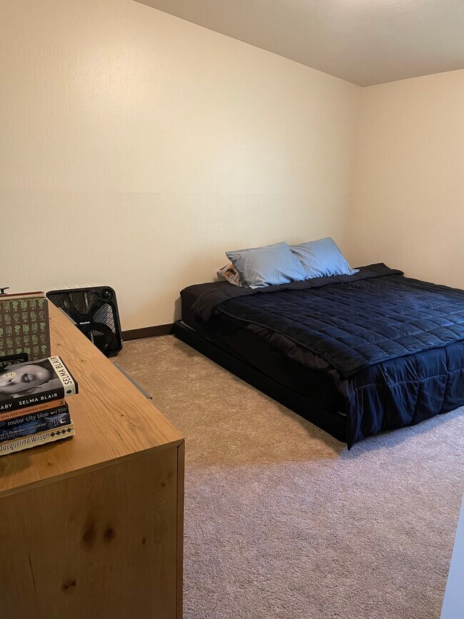 Master bedroom - 863 Wallen St