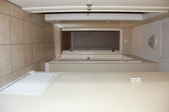 Building Photo - 604 Ruth Dr