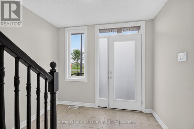 Building Photo - 364 Aphelion Cres