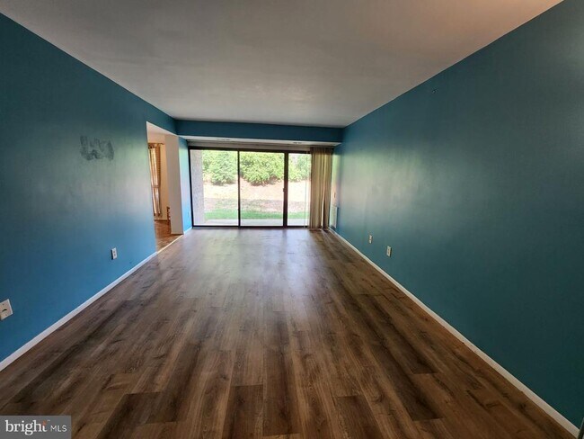 Building Photo - 2062 Royal Fern Ct